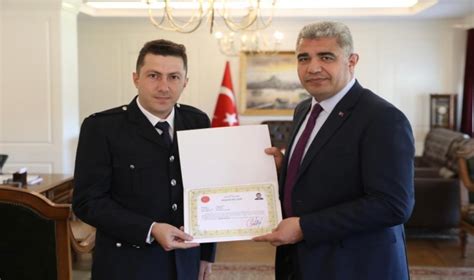 A­z­e­r­b­a­y­c­a­n­ ­b­a­y­r­a­ğ­ı­n­a­ ­h­a­s­s­a­s­i­y­e­t­ ­g­ö­s­t­e­r­e­n­ ­p­o­l­i­s­ ­b­a­ş­a­r­ı­ ­b­e­l­g­e­s­i­y­l­e­ ­ö­d­ü­l­l­e­n­d­i­r­i­l­d­i­